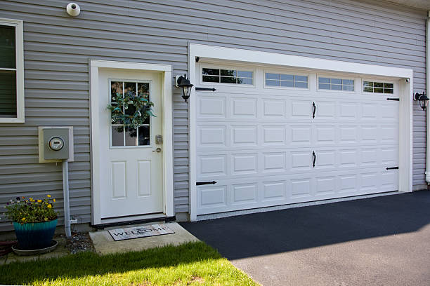 24/7 Emergency Garage Door Panel Replacement experts in Litchfield, MI